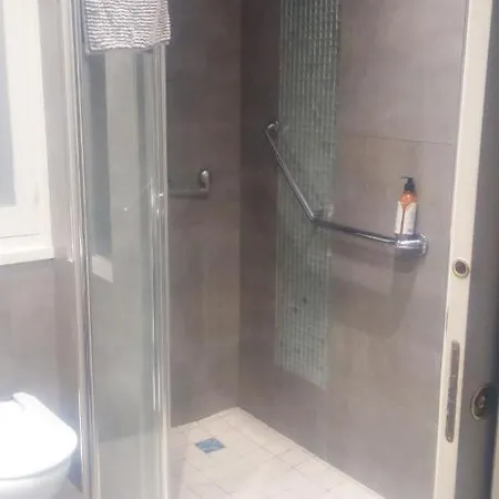 Δωμάτια σε οικογενειακή κατοικία Zurriola Beach House *